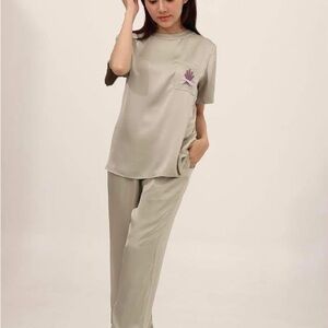 Machine washable silk pajamas set with hand embroidered****NEW*****